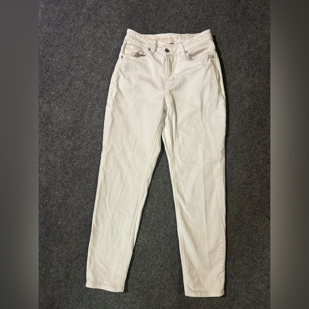 American Eagle Women's white  Jeans sz 2 regular